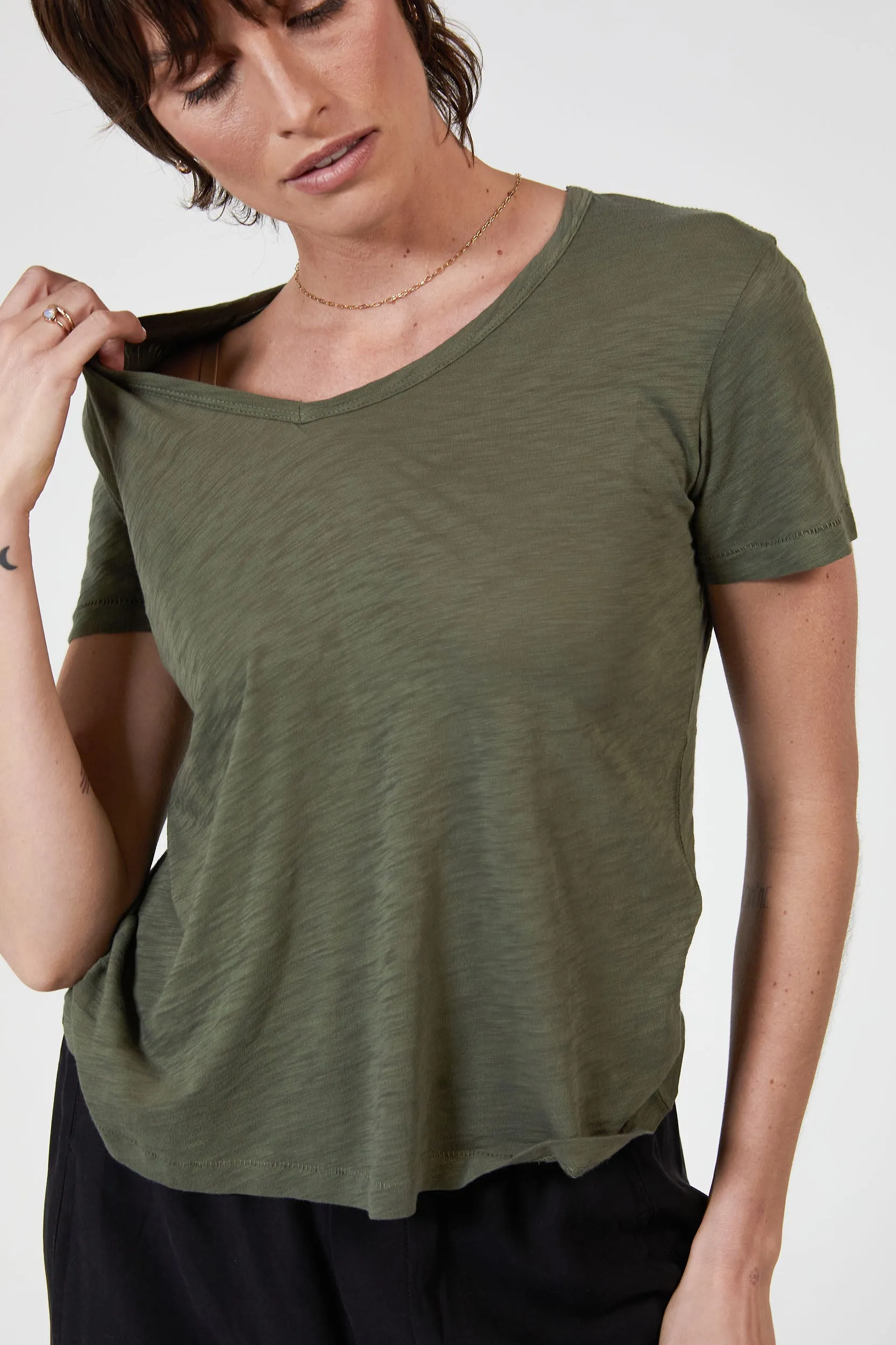 BLAKE SLUB V-NECK - KHAKI