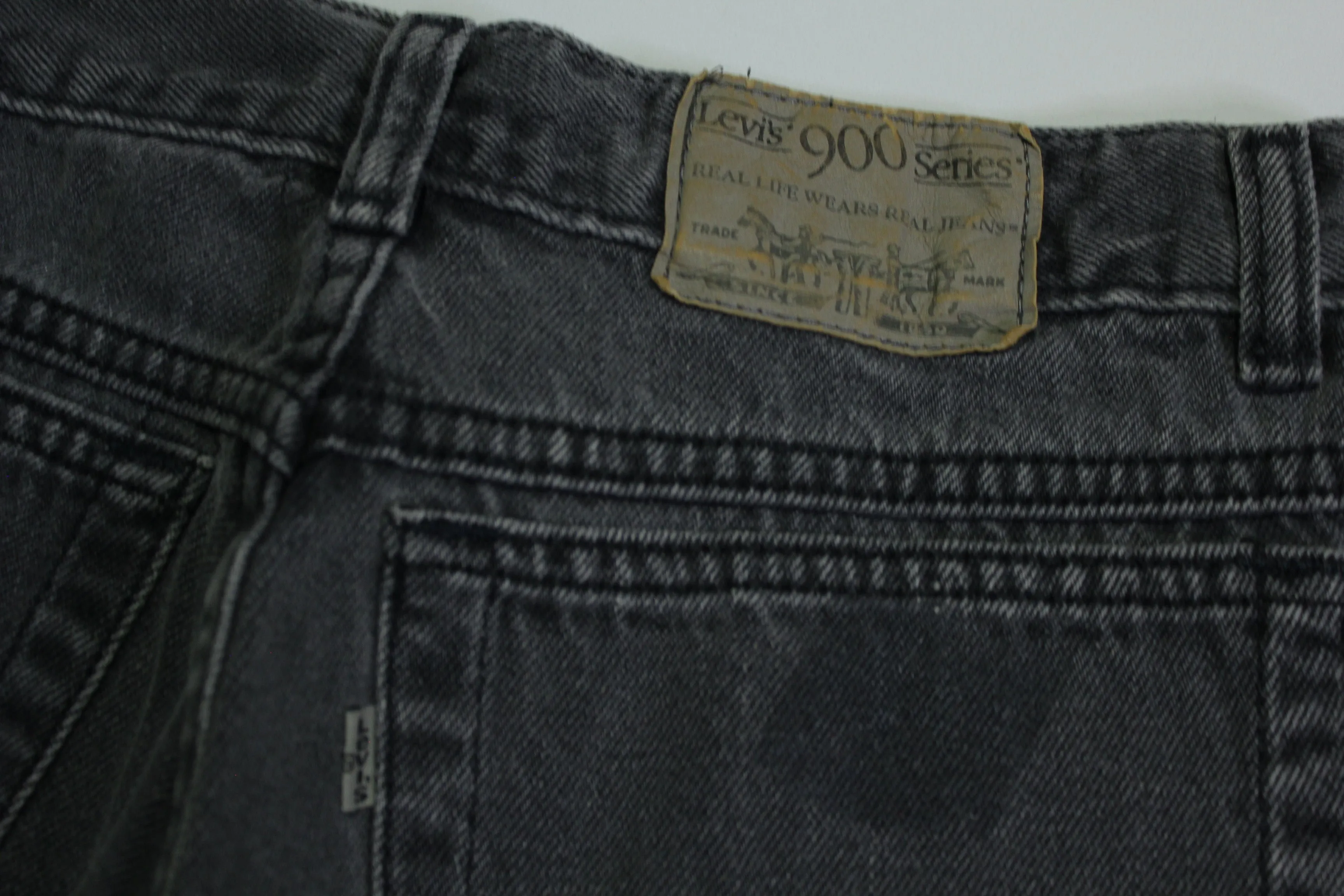 Levis 900 Series Vintage 80's Tapered Leg Faded Denim Jeans