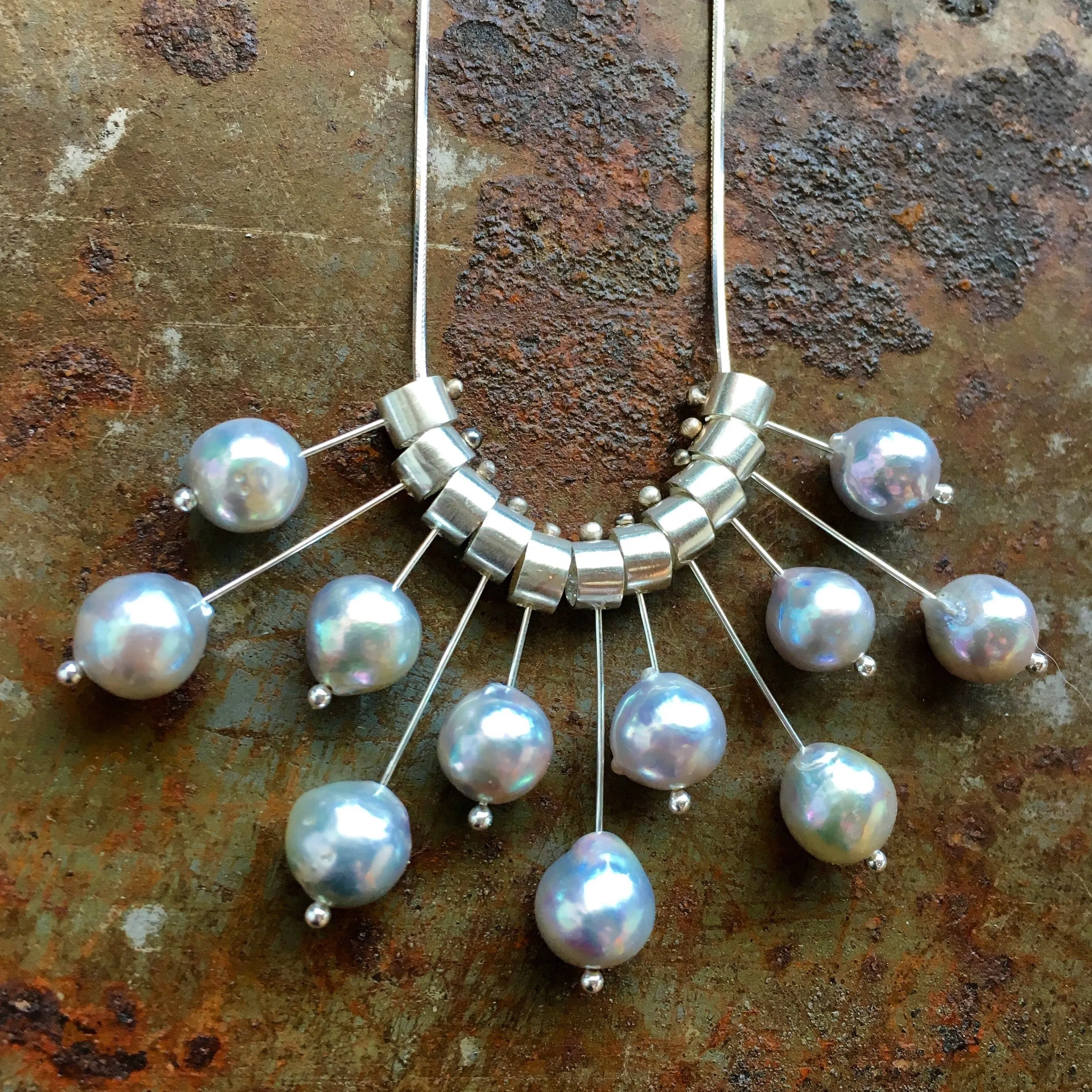 Multi Pivot baroque gray pearls necklace