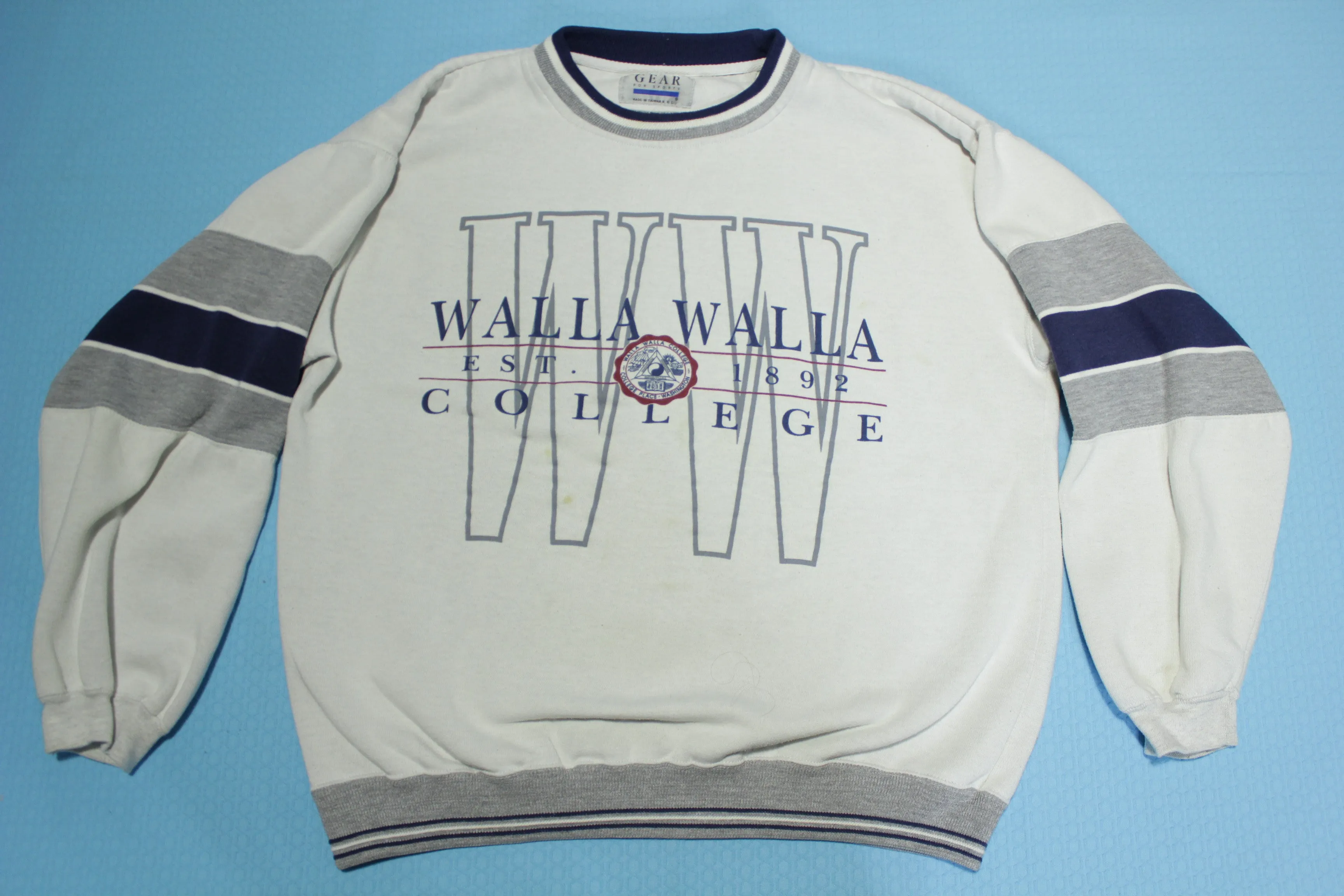 Walla Walla College Place Vintage 90's Crewneck Sweatshirt